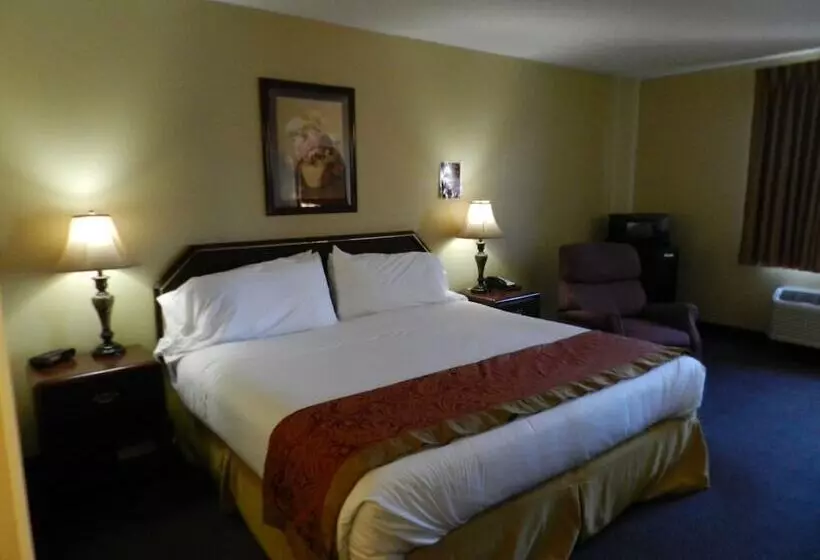 בית מלון כפרי Luxury Inn & Suites Troy