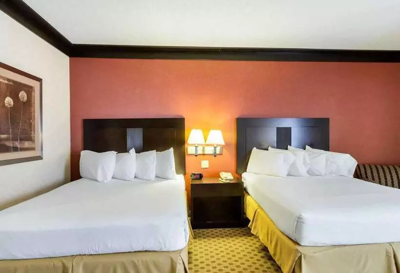 فندق Quality Inn & Suites Oakwood Village Cleveland South