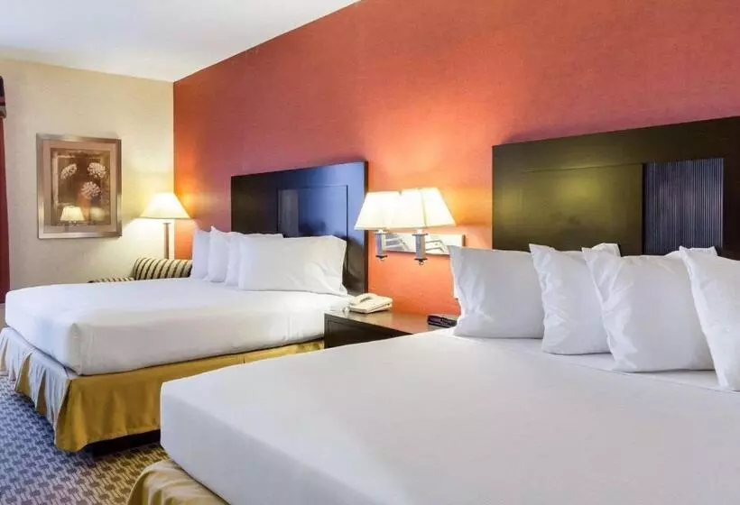 فندق Quality Inn & Suites Oakwood Village Cleveland South