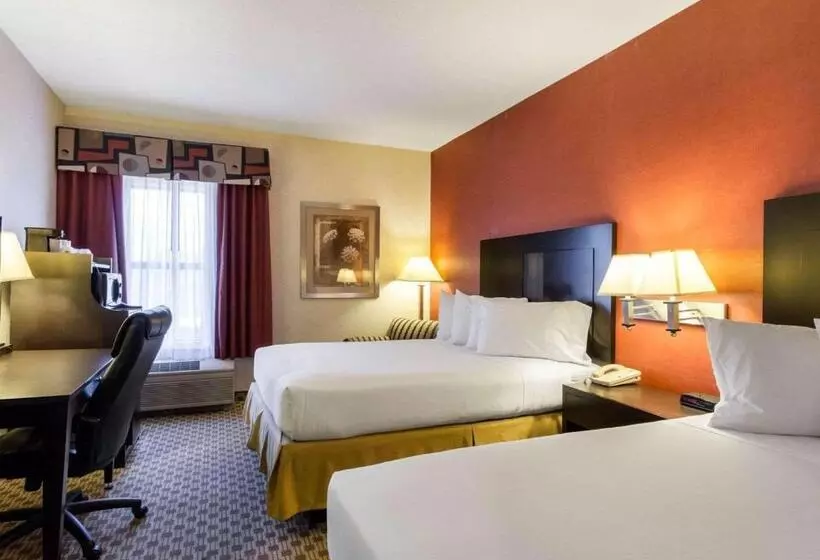 فندق Quality Inn & Suites Oakwood Village Cleveland South