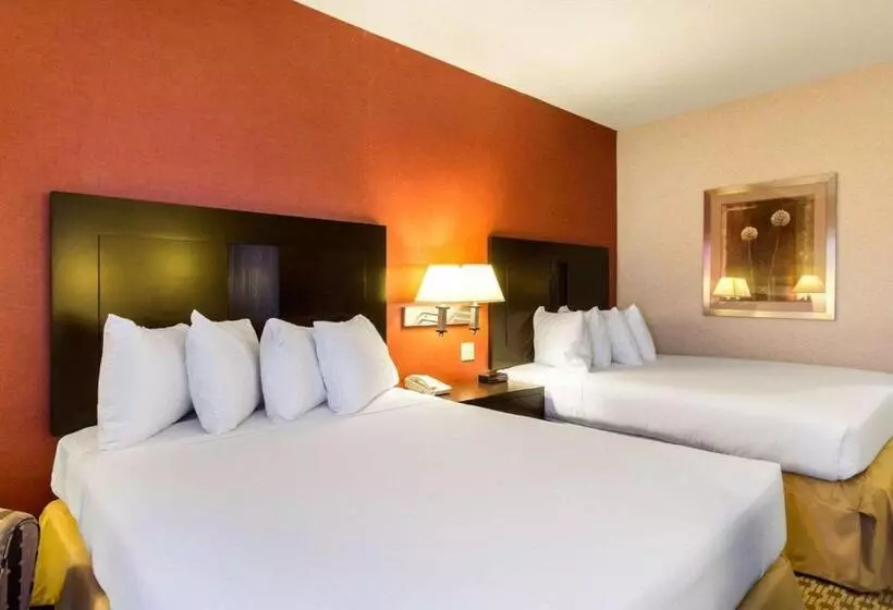 فندق Quality Inn & Suites Oakwood Village Cleveland South