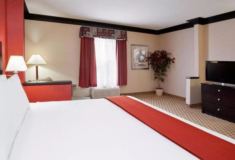 فندق Quality Inn & Suites Oakwood Village Cleveland South