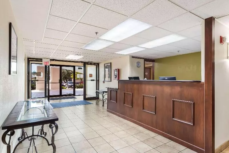 酒店 Quality Inn Lincoln Cornhusker