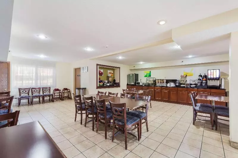 酒店 Quality Inn Lincoln Cornhusker