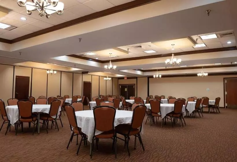 בית מלון כפרי Quality Inn & Suites Downtown Mansfield
