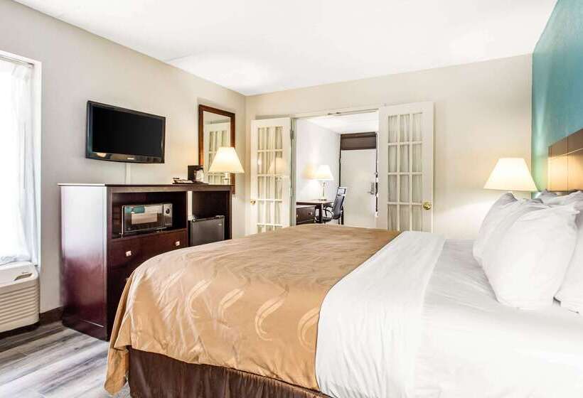 ホテル Quality Inn & Suites