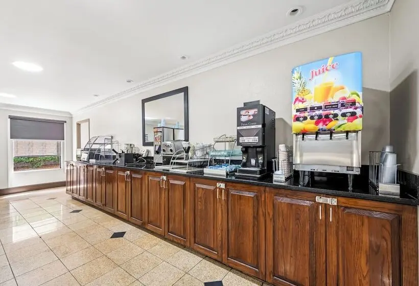 ホテル Red Roof Plus Henderson