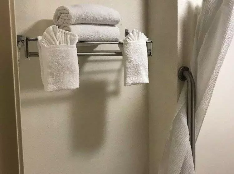 호텔 The Best Inn & Suites