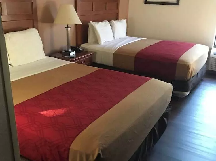 호텔 The Best Inn & Suites