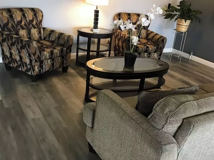 호텔 The Best Inn & Suites