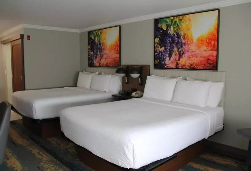 فندق La Quinta Inn & Suites By Wyndham Yakima Downtown