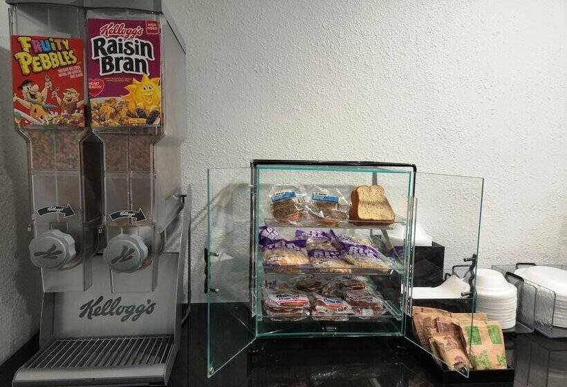 فندق Express Inn