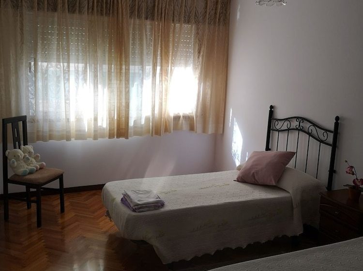 Amplio Apartamento Con Garaje En Burela