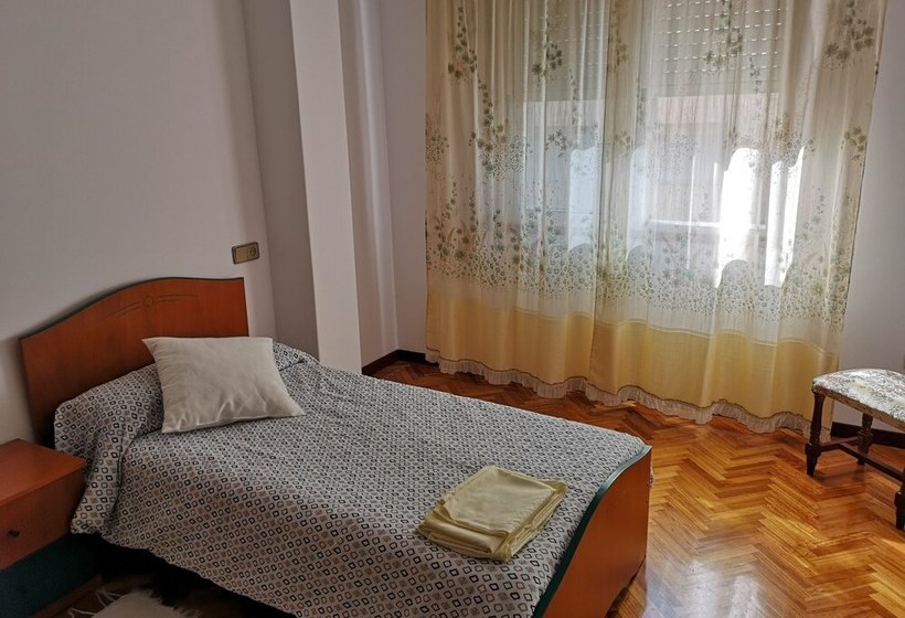 Amplio Apartamento Con Garaje En Burela