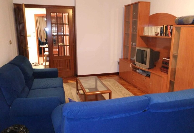 Amplio Apartamento Con Garaje En Burela