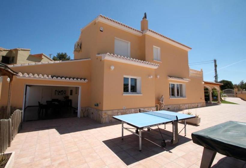 Angevic A Delightful Villa Located In The Town Of Moraira