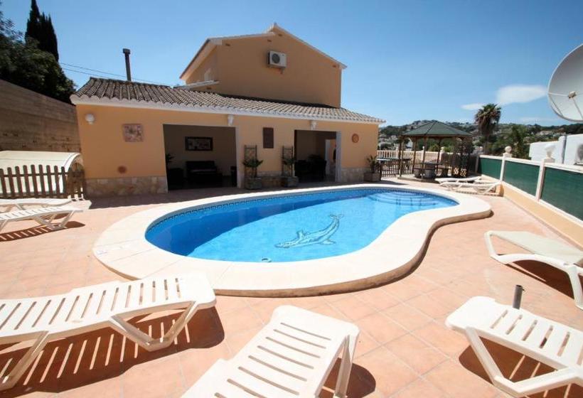 Angevic A Delightful Villa Located In The Town Of Moraira