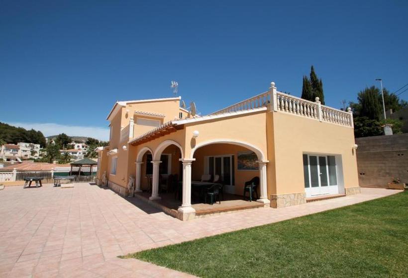 Angevic A Delightful Villa Located In The Town Of Moraira
