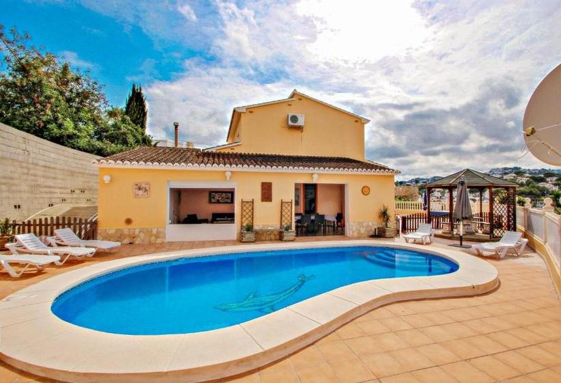 Angevic A Delightful Villa Located In The Town Of Moraira