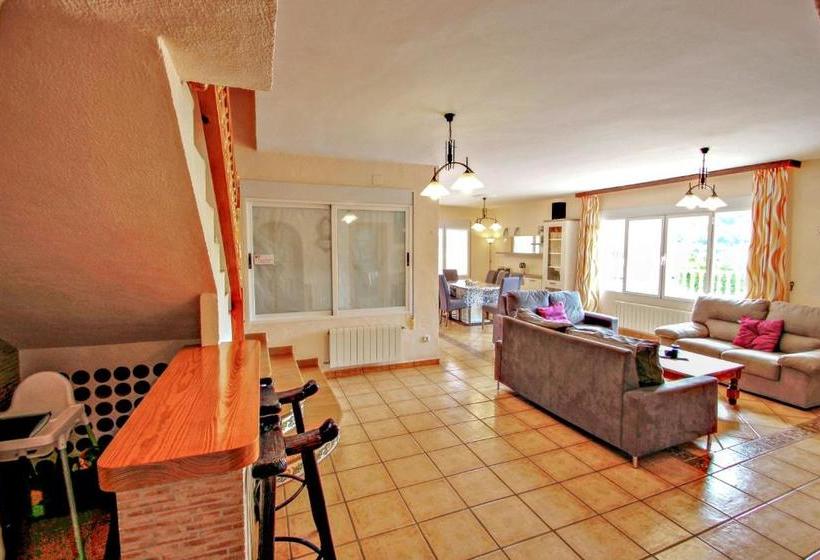 Angevic A Delightful Villa Located In The Town Of Moraira