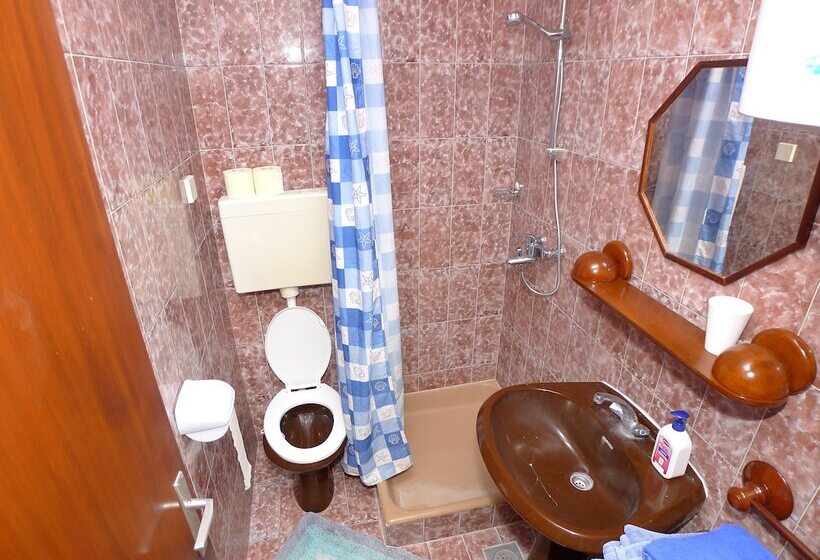 Apartment For 5 Persons With Balcony