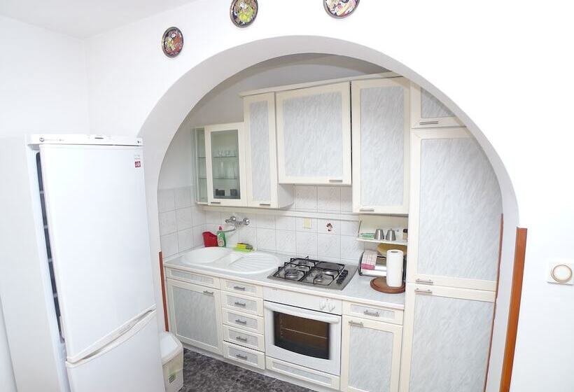 Apartment For 5 Persons With Balcony