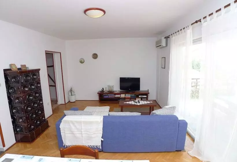 Apartment For 5 Persons With Balcony