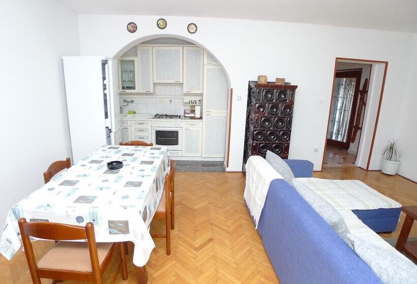 Apartment For 5 Persons With Balcony