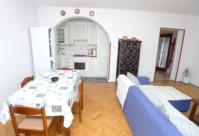 Apartment For 5 Persons With Balcony