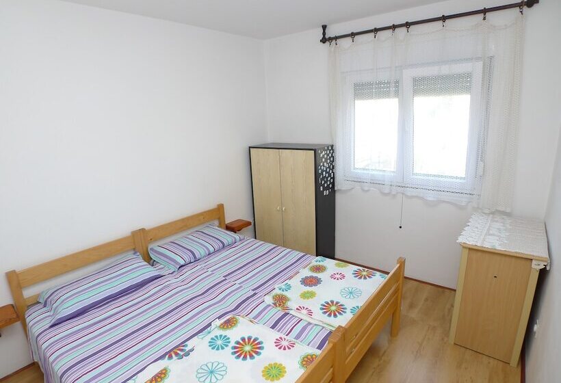 Apartment For 5 Persons With Balcony