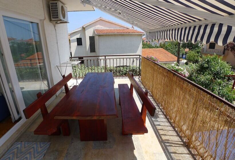 Apartment For 5 Persons With Balcony