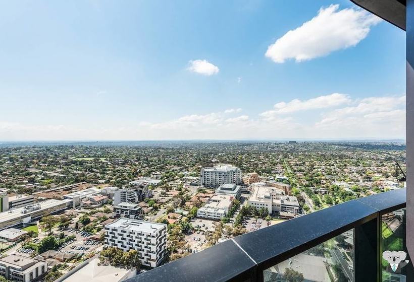 Cozy 2b2b Apartment With Free Parking & Penthouse Pool