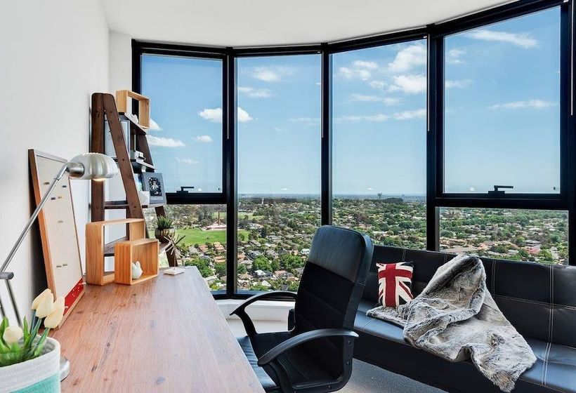 Cozy 2b2b Apartment With Free Parking & Penthouse Pool