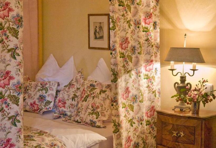 בית מלון כפרי Schloss Amerang