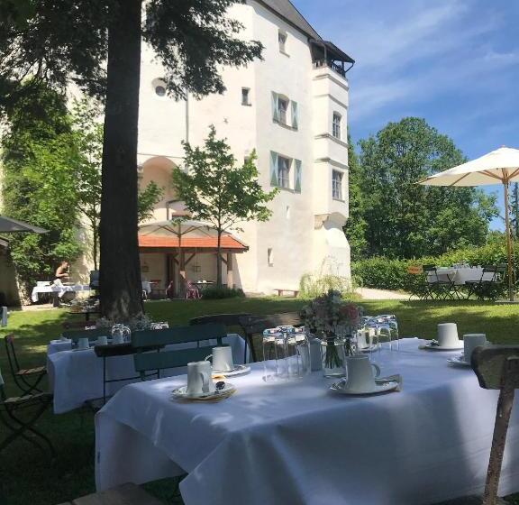 בית מלון כפרי Schloss Amerang