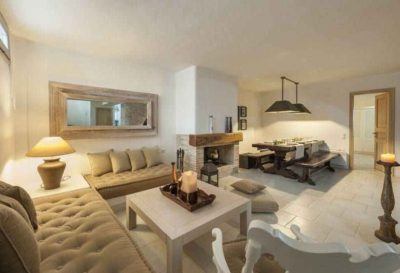 Traditional Stone House In Kostos