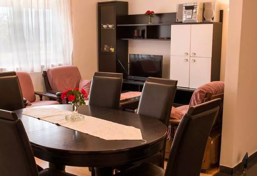 Apartment Gomilica