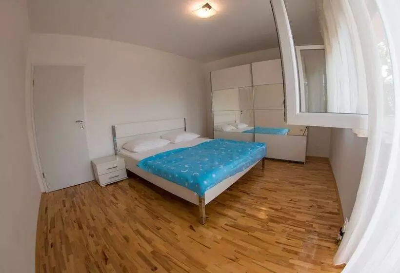 Apartment Gomilica