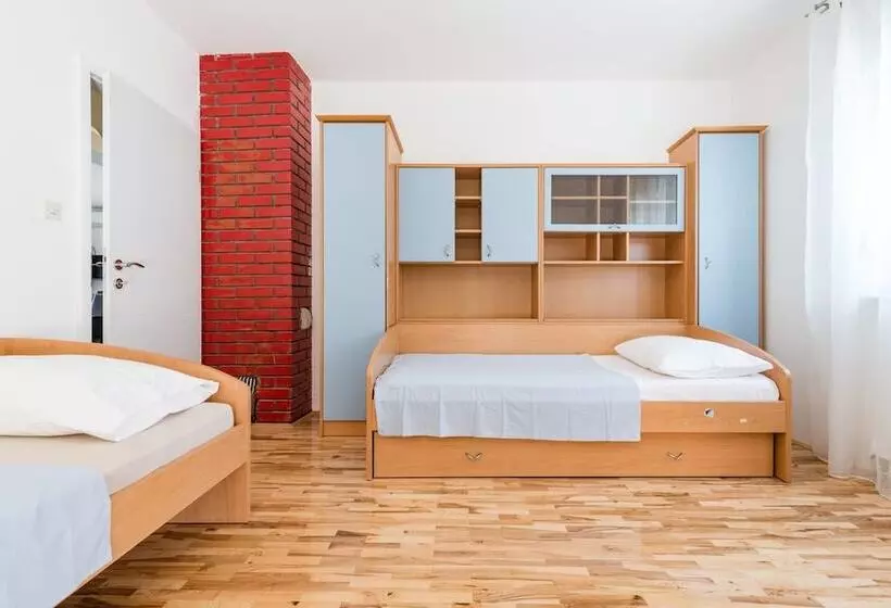 Apartment Gomilica
