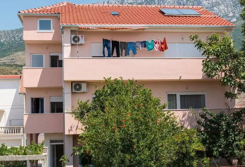 Apartment Gomilica