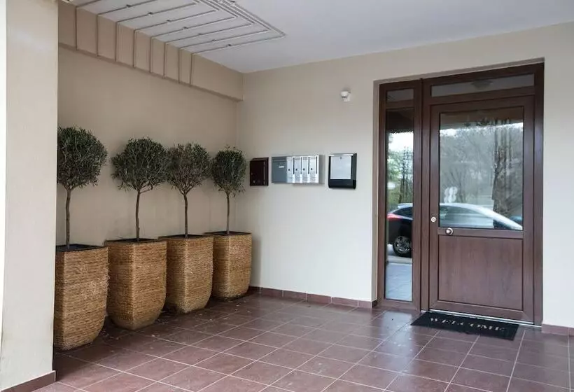 Gold Residences   Free Parking