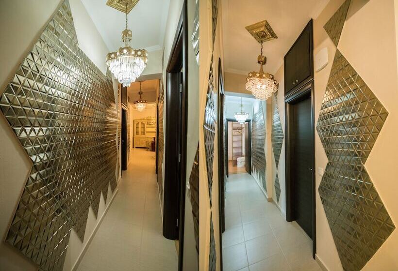 Gold Residences   Free Parking