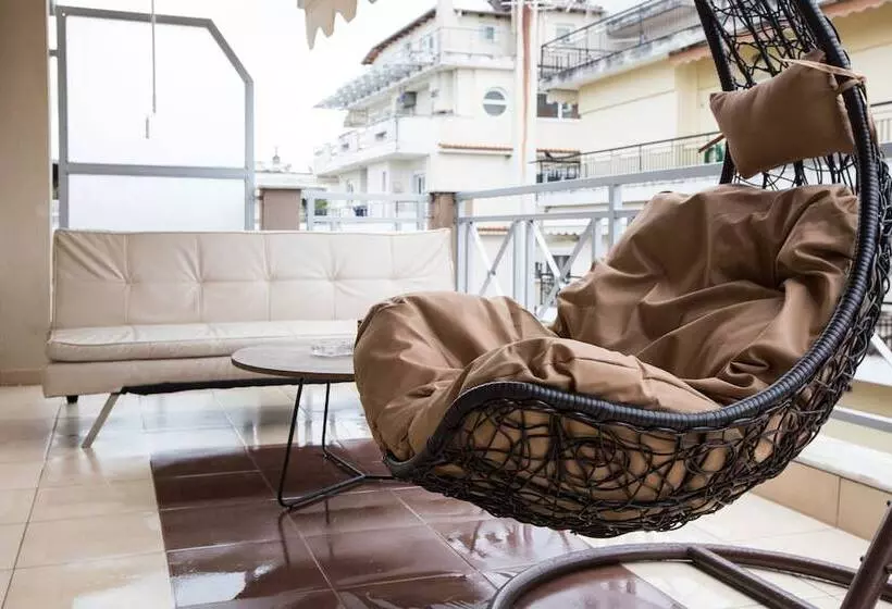 Gold Residences   Free Parking