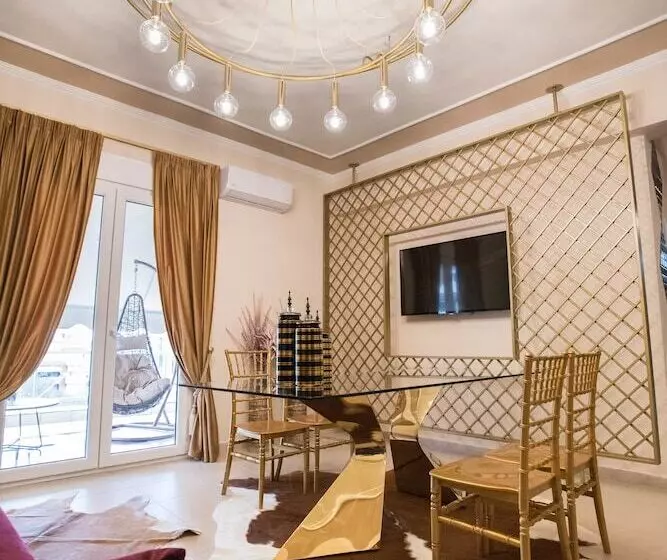 Gold Residences   Free Parking