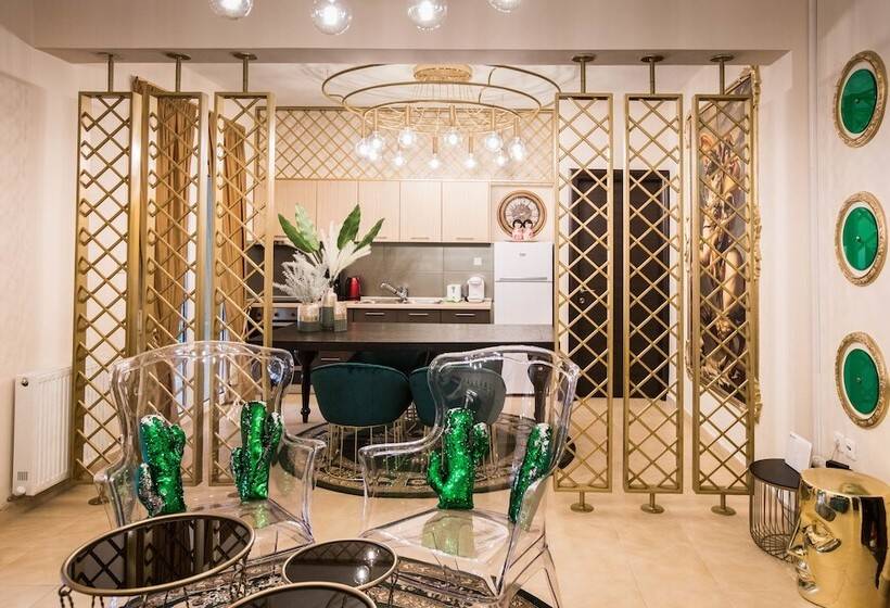 Gold Residences   Free Parking