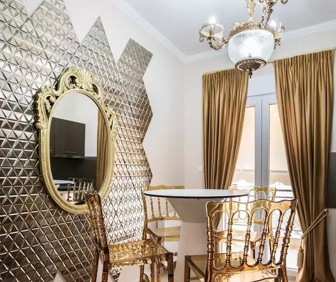 Gold Residences   Free Parking