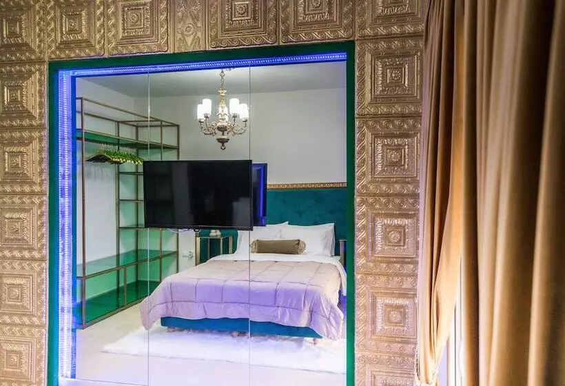 Gold Residences   Free Parking