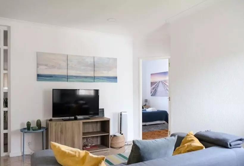 06 Olive Grove Apartment