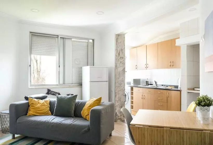 06 Olive Grove Apartment