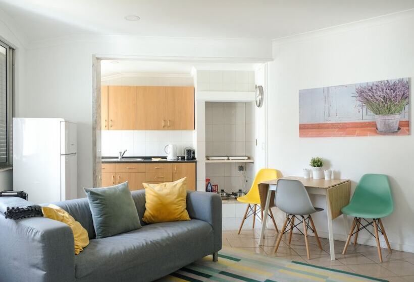 06 Olive Grove Apartment